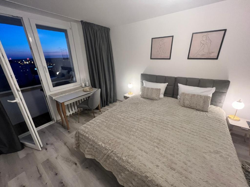 14 Pietro Manhattan Lodz (Lodz)