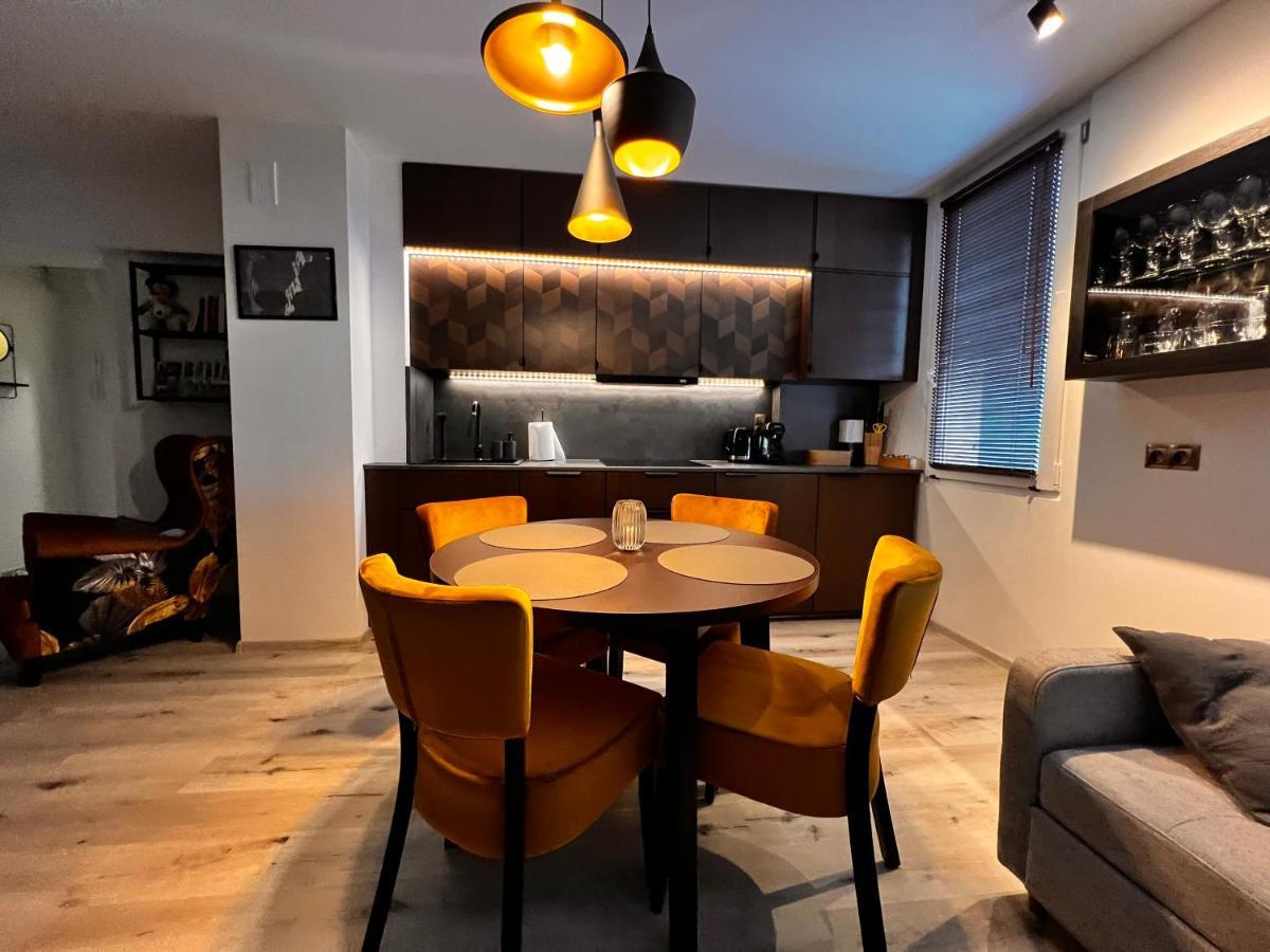 14 Pietro Manhattan *