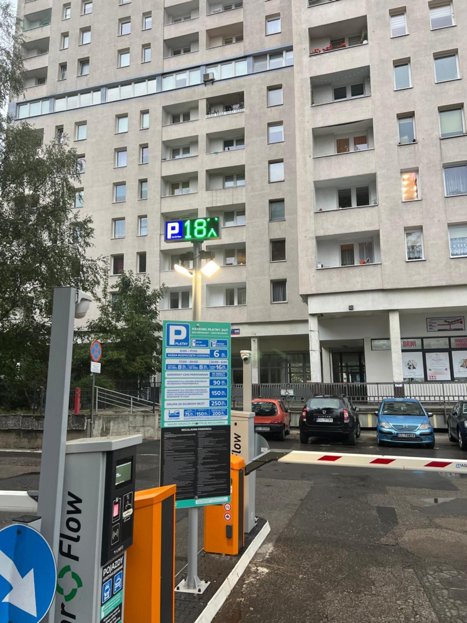 14 Pietro Manhattan * Lodz (Lodz)